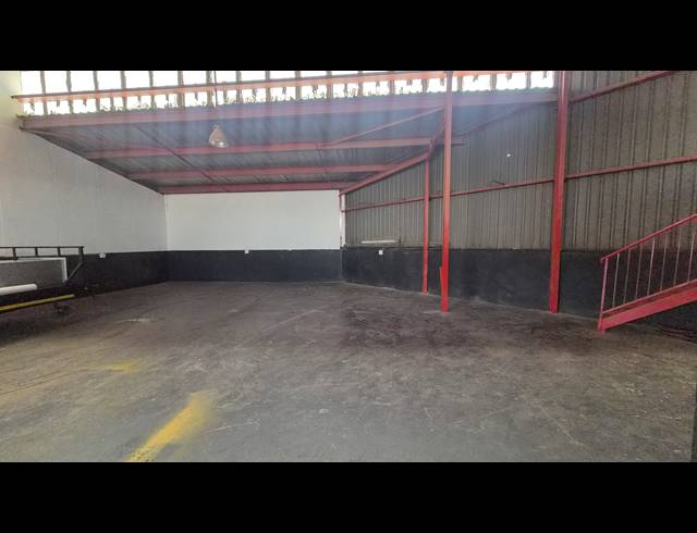 219M² WAREHOUSE TO LET IN JET PARK